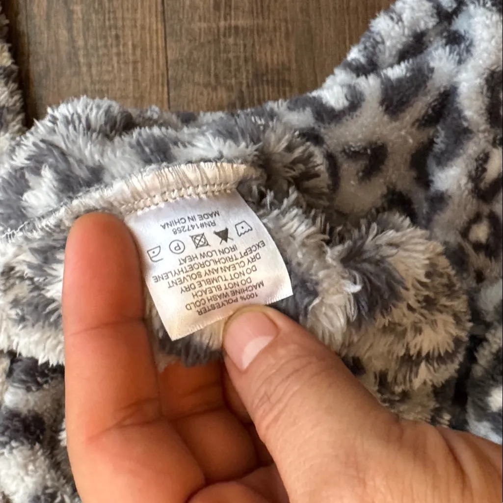 Simply Southern Gray and Pink Fleece Pullover - Image 5