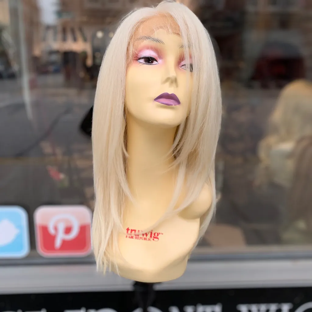 Full lace blonde 613 Layers medium length 2020 Wig - Image 4