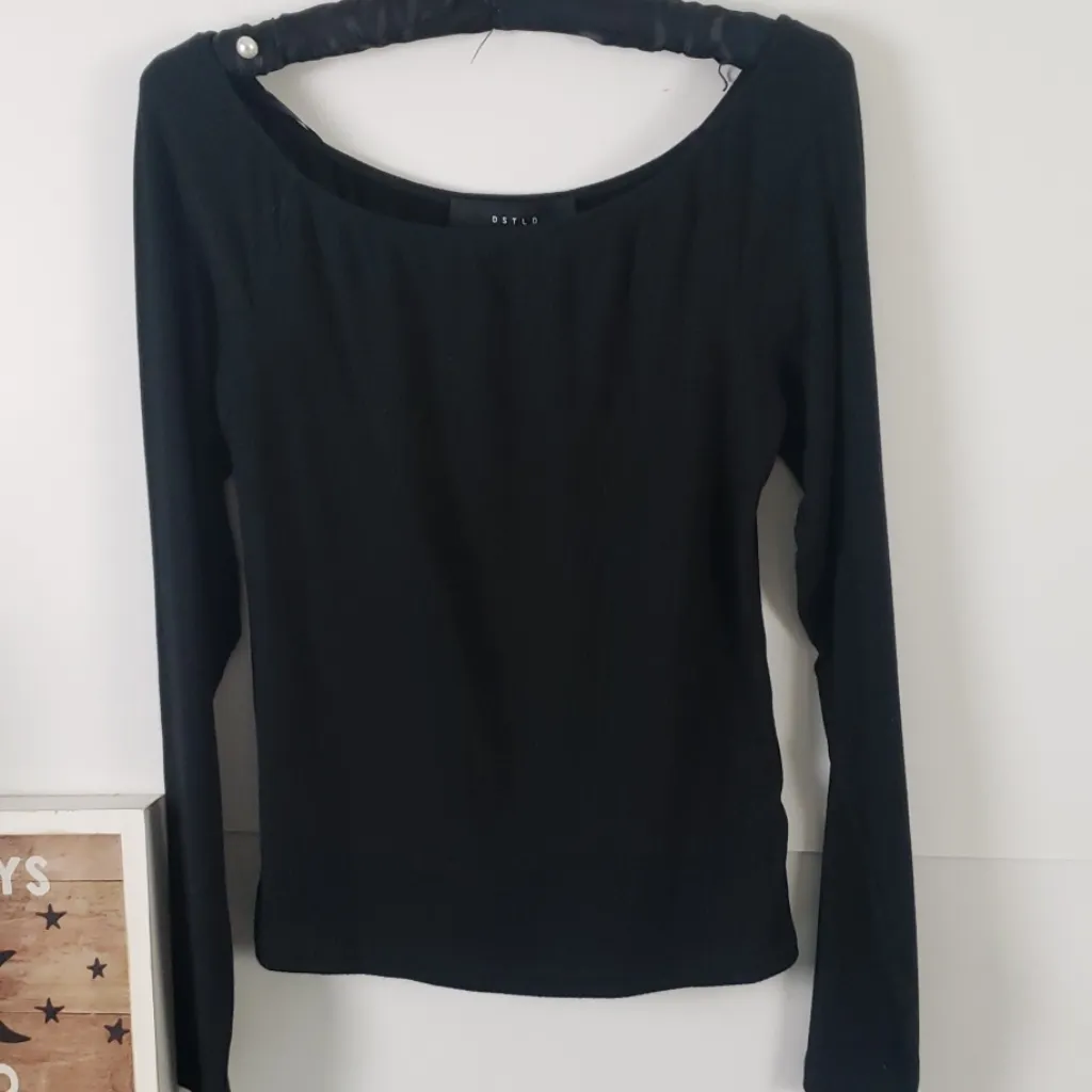 DSTLD black long sleeve off - Image 2