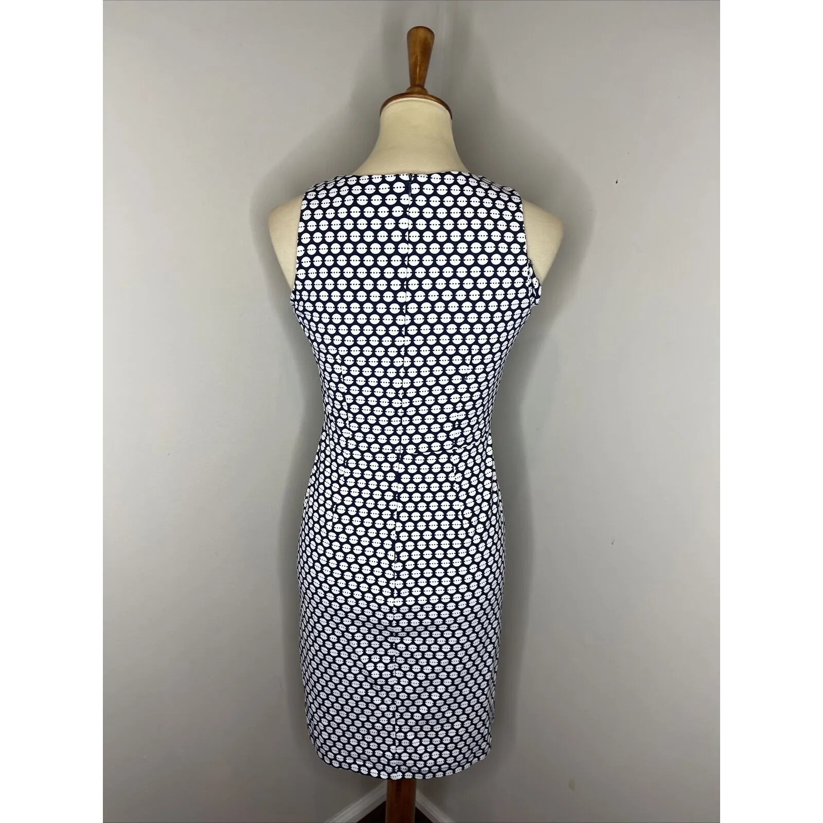 J. McLaughlin Sleeveless Blue White Print Kneelength Catalina Cloth‎ Dress - Image 3