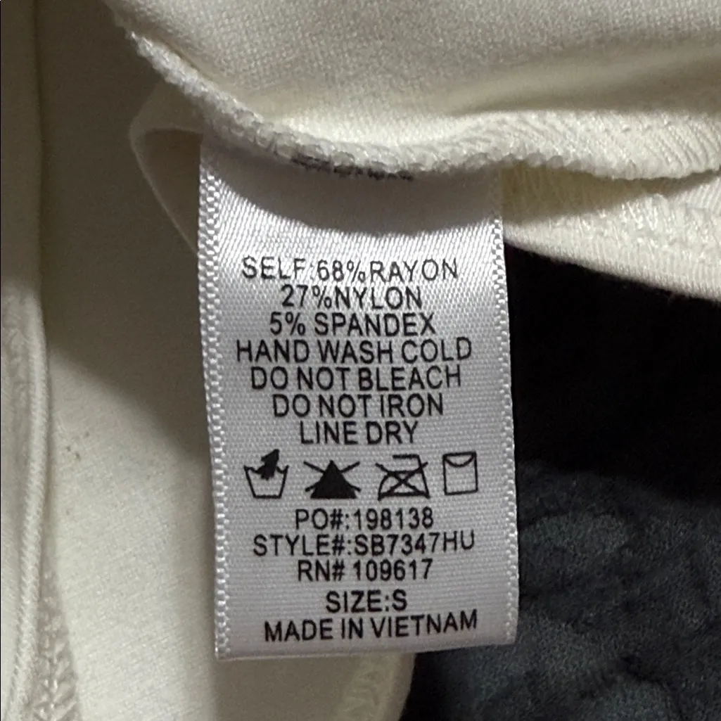 Shinestar size small bodysuit scoop neck off white new - Image 6