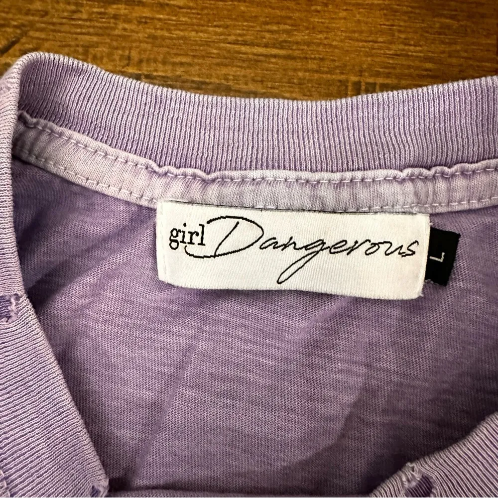 Girl Dangerous “Rocky Mountains Colorado” LARGE Distressed Purple - Image 10