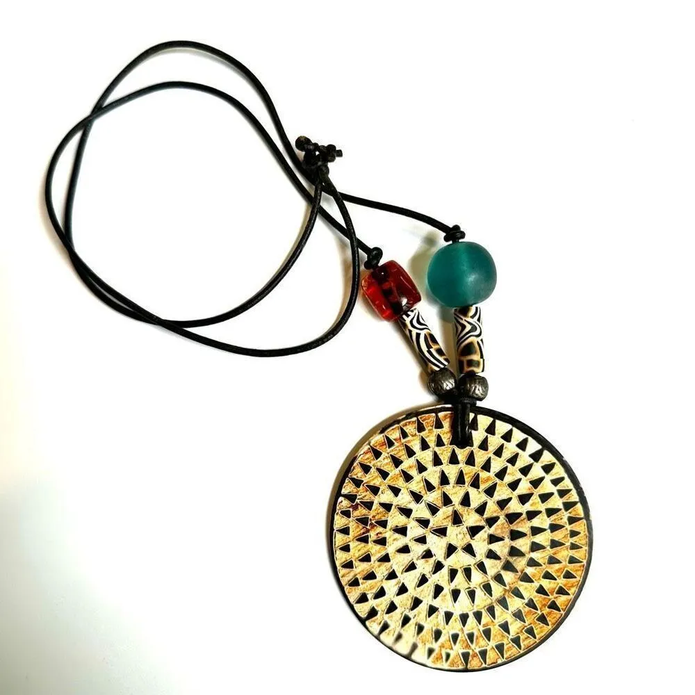 Vintage Boho Kilimanjaro wood pendant Necklace with beads - Image 3