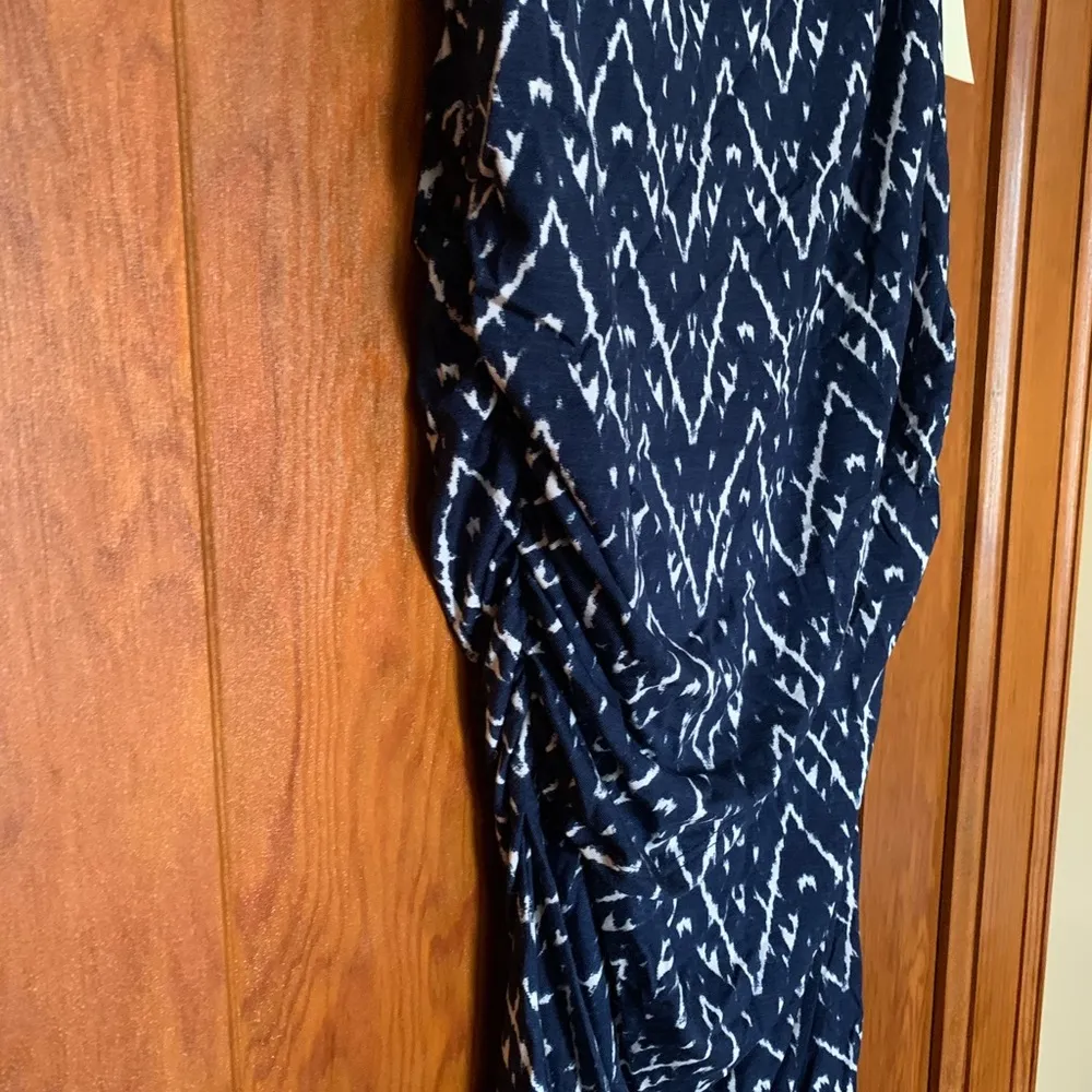 Loveappella Draped front printed dress. Size large - Image 8