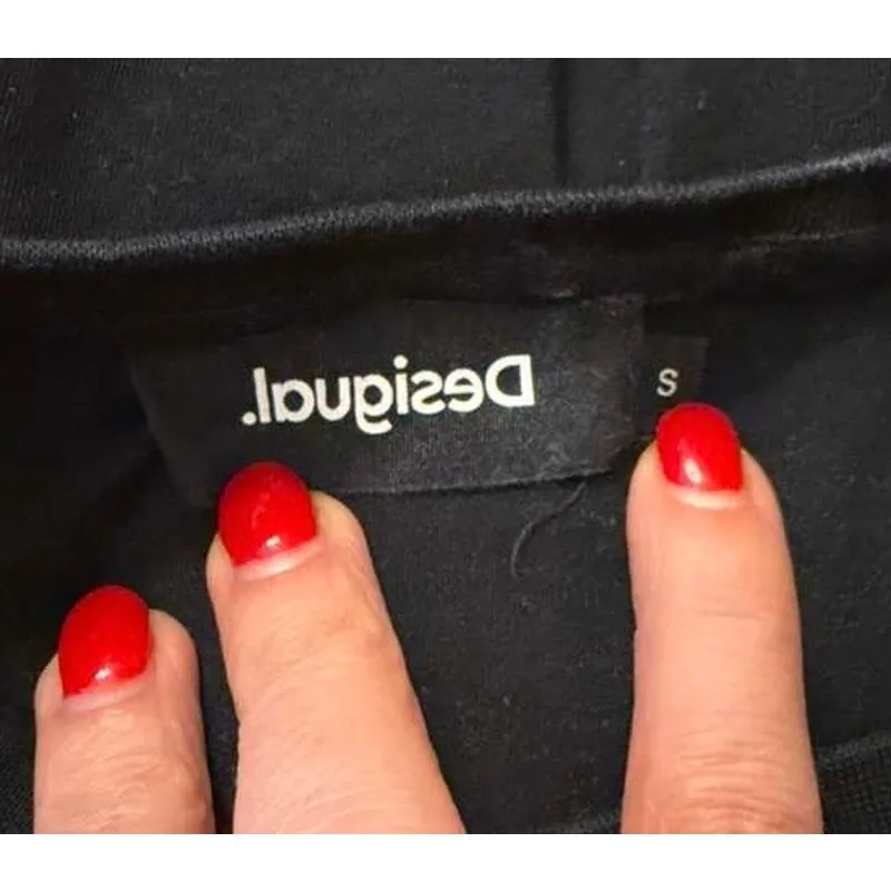 Desigual Streetwear Rare y2k T-shirt Avant Gay Black Women's sz. S - Image 4