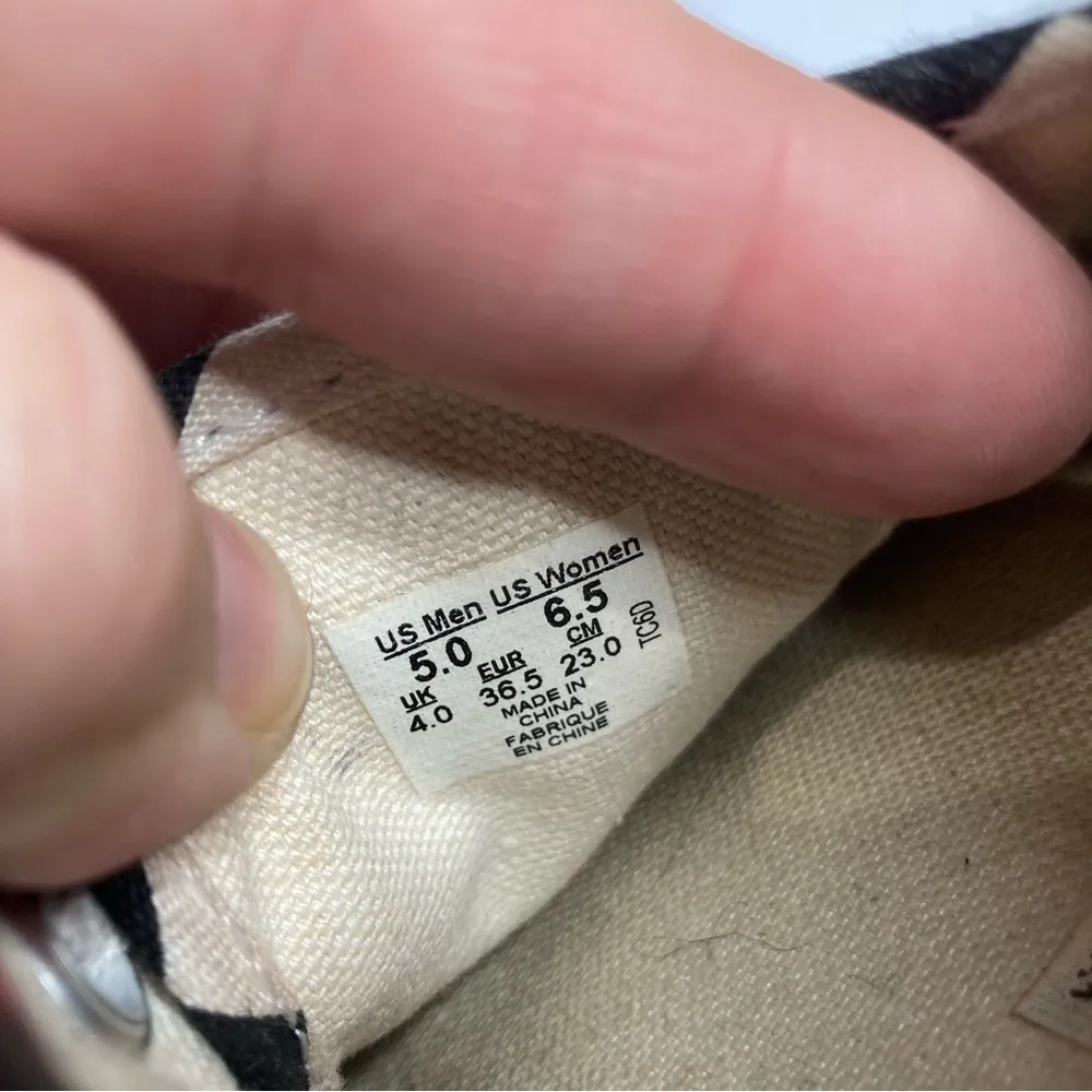 Vans cherry checkered sneakers unisex‎ sizing - Image 5