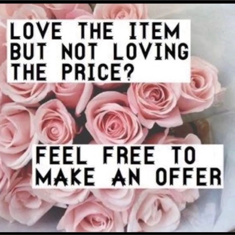 Cream and gold tone swirl post earrings - Image 9