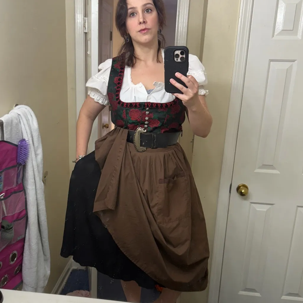 Landhaus dirndl dress Black Size XL - Image 8