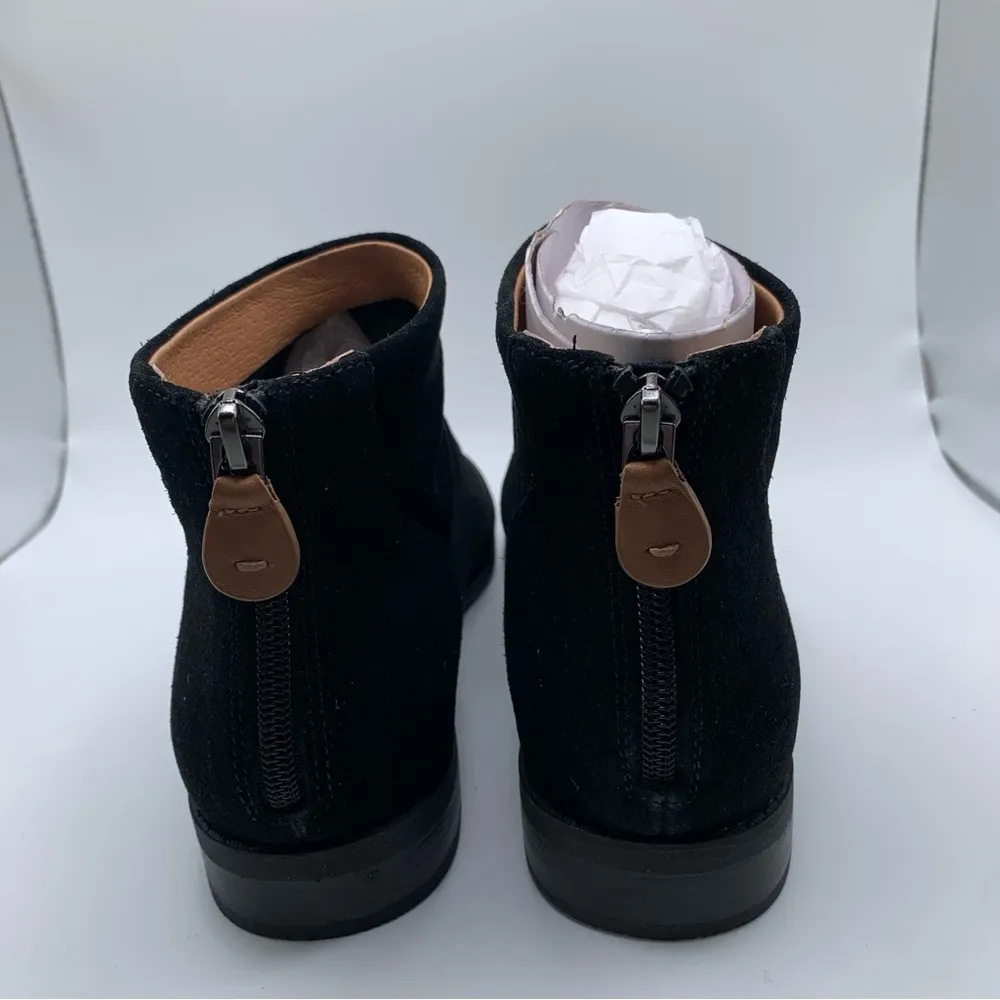 NWOB Gentle Souls Women's by Kenneth Cole Emma Bootie suede black size 6M 680 - Image 6