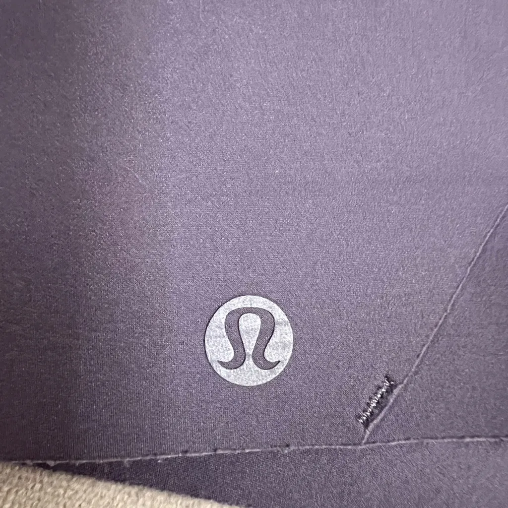 Lululemon Crisscross Support Bra – Size 36E – Smooth Contour Cups – Rare Size - Image 3