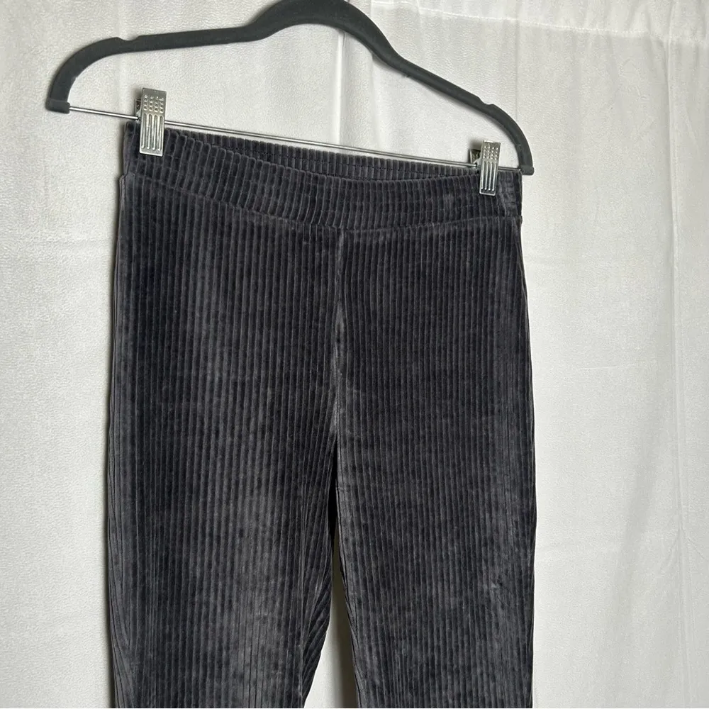 Aerie Gray Ribbed Velvet Flare Leggings Size Small - Image 3