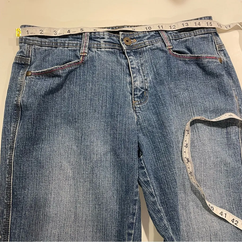 DKNY Blue Denim Capri Jeans size 8 - Image 8