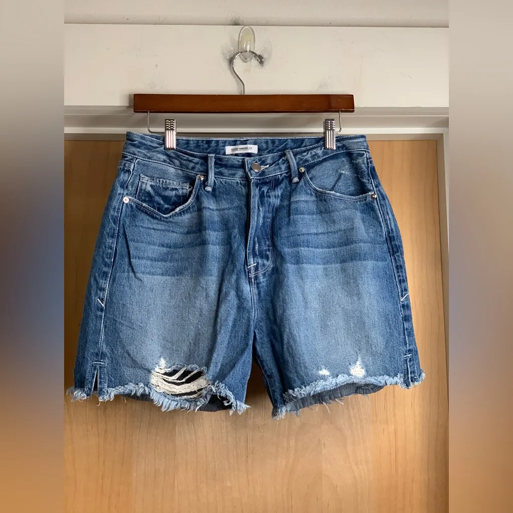 Good American Distressed High Waist Raw Hem Blue Jean Shorts.  Size-6 - Image 2