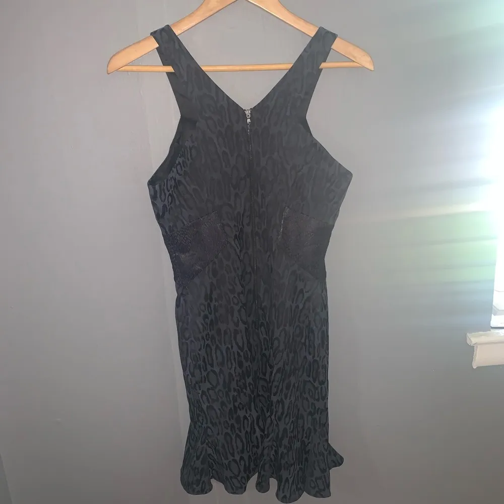 Jay Godfrey black leopard peplum hem dress - Image 8