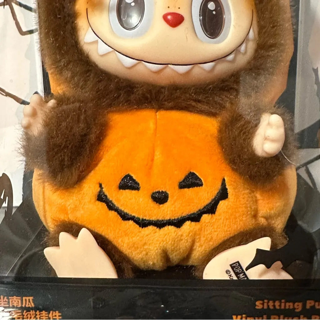 Pop Mart Halloween Sitting Pumpkin Labubu 100% authentic Orange - Image 3