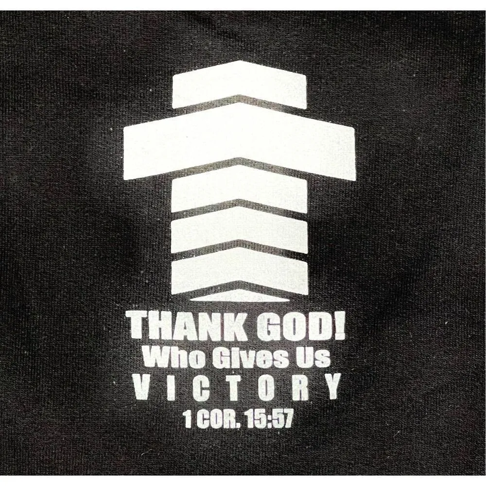 Gildan Graphic Sweatshirt "The Victors" 1‎ Cor. 15:57 Bible Verse Black Fleece - Image 4