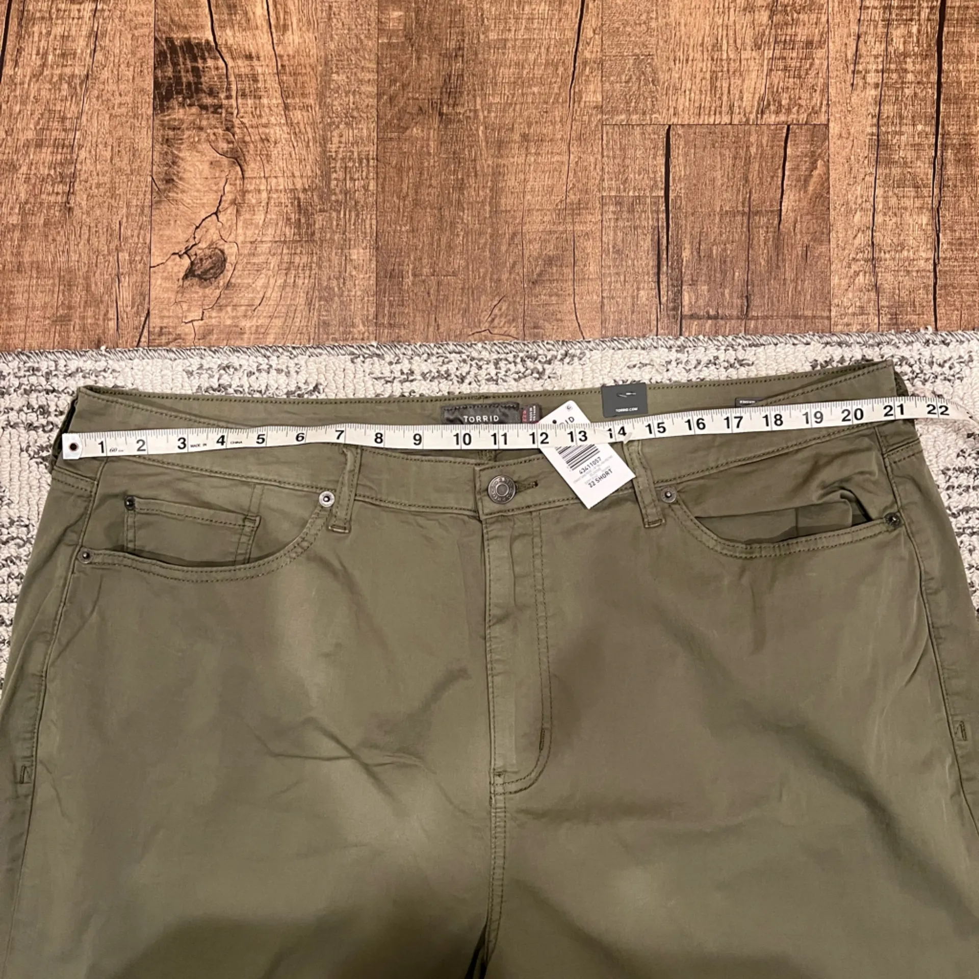 Torrid  Straight Cargo High Rise with Pockets Olive Pants - Image 5