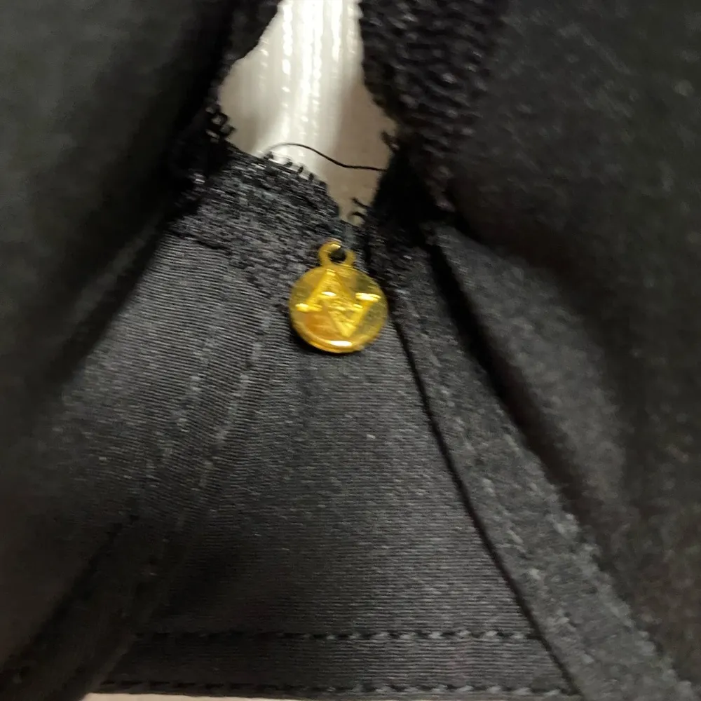 Adrienne Vittadini Bra Size 38DD - Image 2