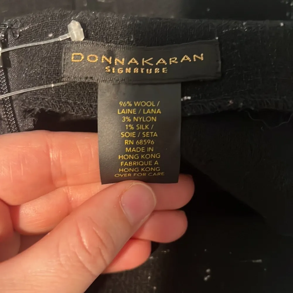 New $375 Donna Karan wool pencil skirt .‎ Size 14 - Image 4