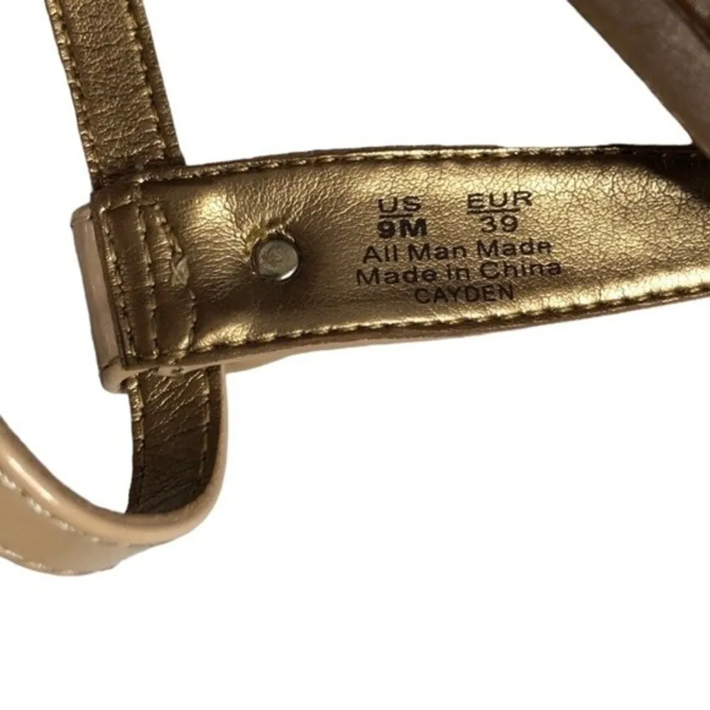 Circus By Sam Edelman Cayden Nude Patent Faux Leather Thong Strap Sandals. - Image 6