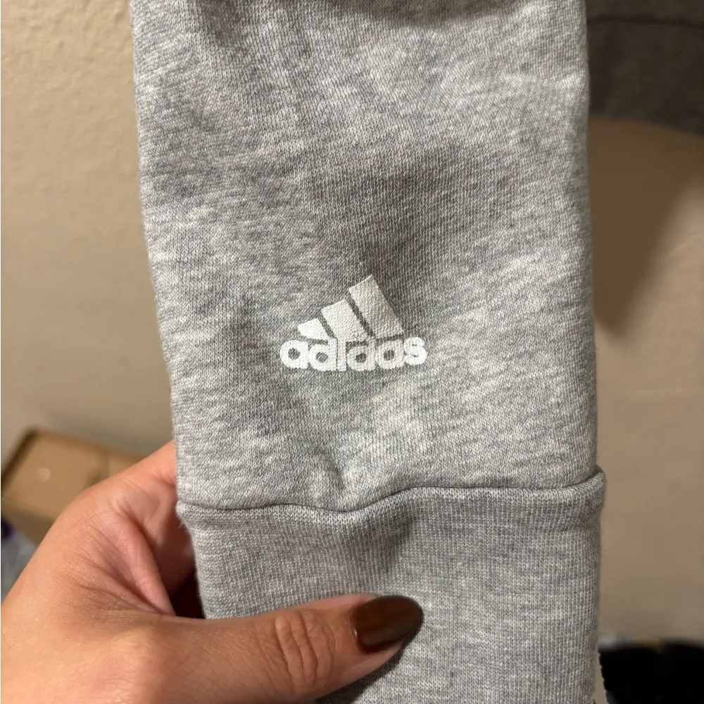 Woman’s  grey hoodie - Image 4