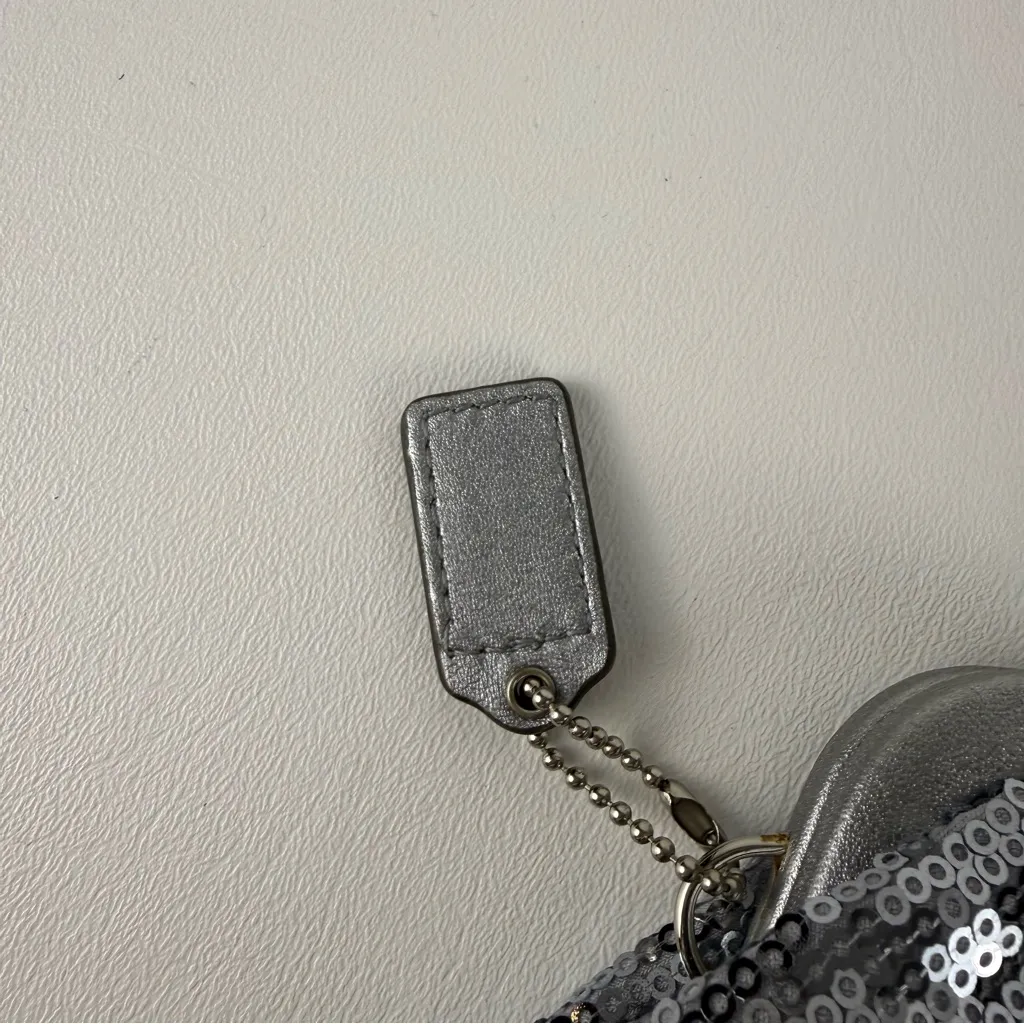 Coach Metallic Silver Sequin Kisslock Clutch Bag - Image 4