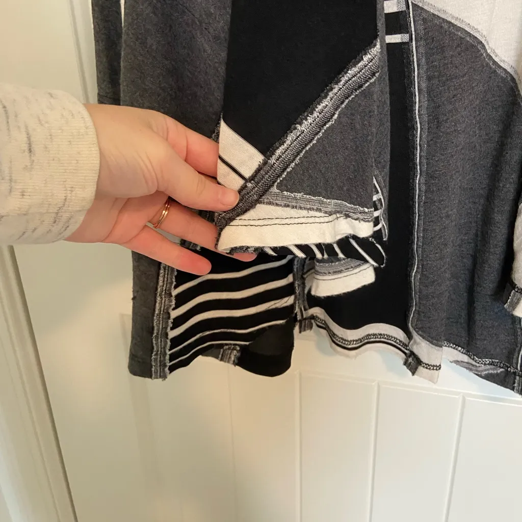 EUC Passion Concept women’s black white patch patterned cinched open cardigan M‎ Size M - Image 4