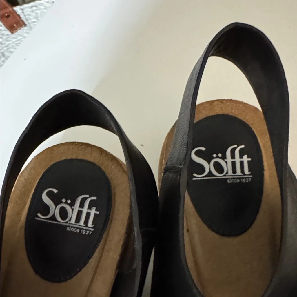 Sofft Black Leather Sandals with Silver Buckle Velcro Closure Size 8.5 - Image 2