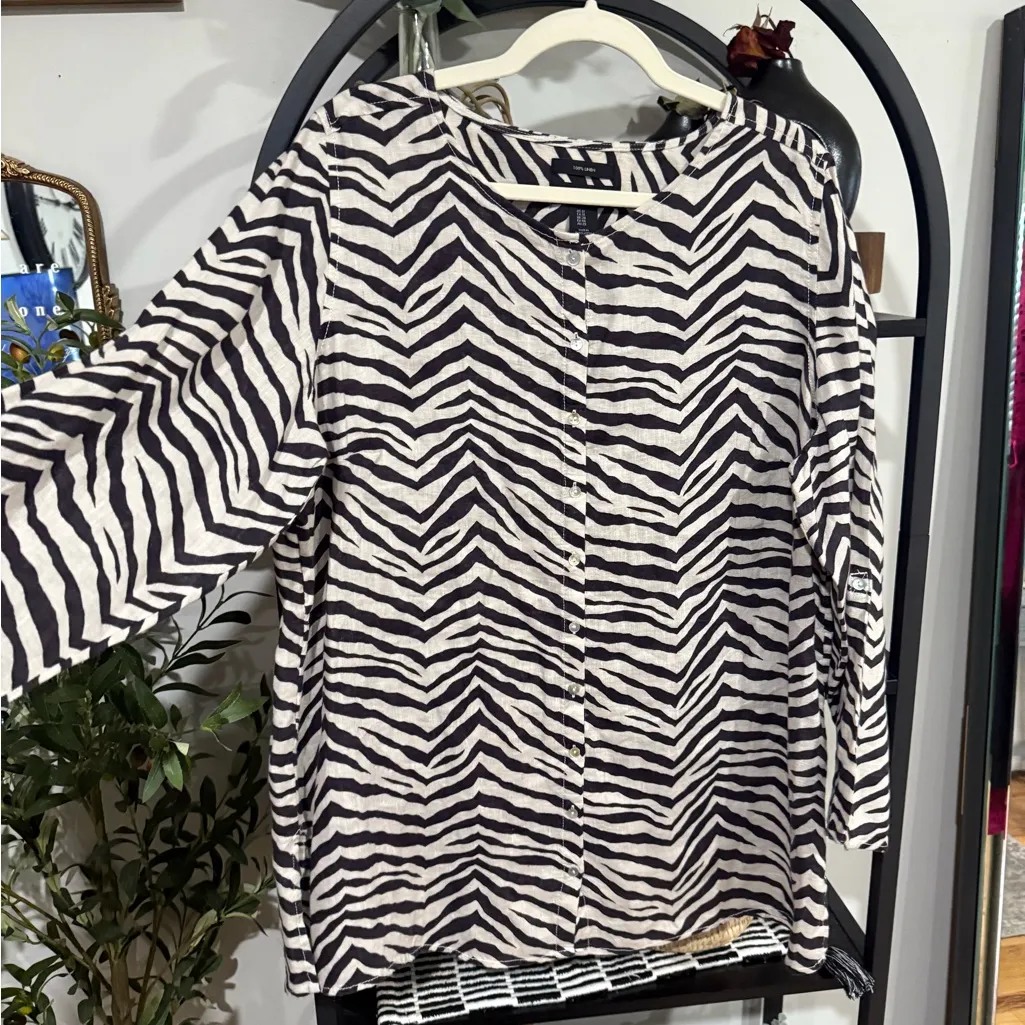 Tahari Black and White Zebra Print Button Down Shirt plus size 1x 100% Linen - Image 4