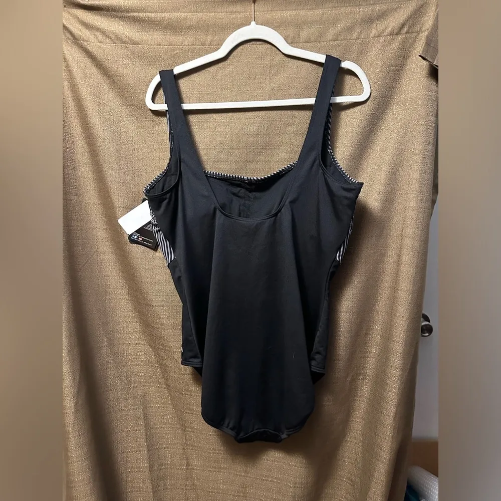 NWT NWT TYR Monroe Aqua Control Fit One Piece Swimsuit Size 22 - Image 3