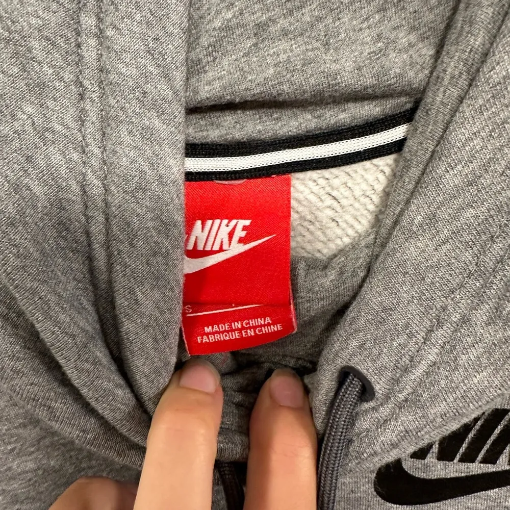 Nike sweatshirt! Gray athletic classic Nike swoosh sweater women’s size small - Image 2