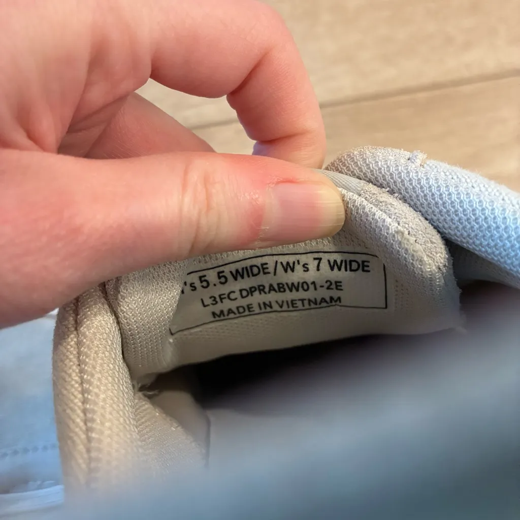 Kizik Prage Bone Lace Up Sneaker Hands Free Size Women’s 7 Wide/Men’s 5.5 Wide - Image 7