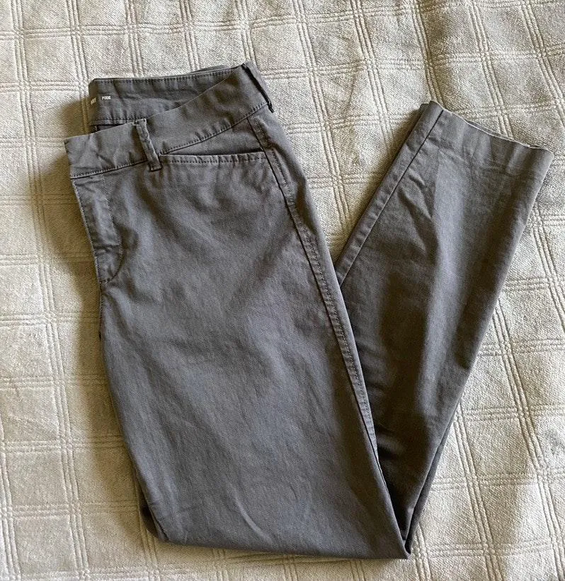 Old Navy Grey Pixie Pants - Image 3