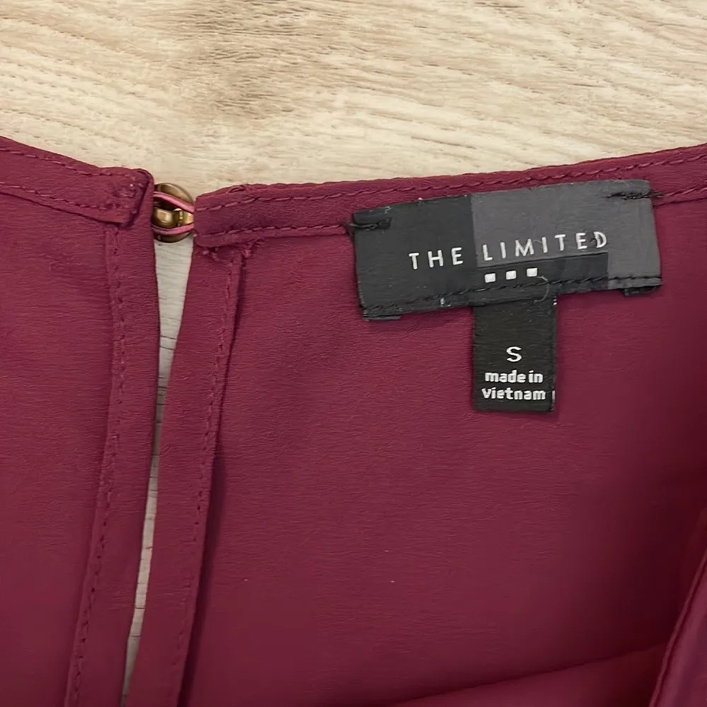 Wine Red Sleeveless Long Sheer Tank Top Keyhole with Button Back S - Image 10