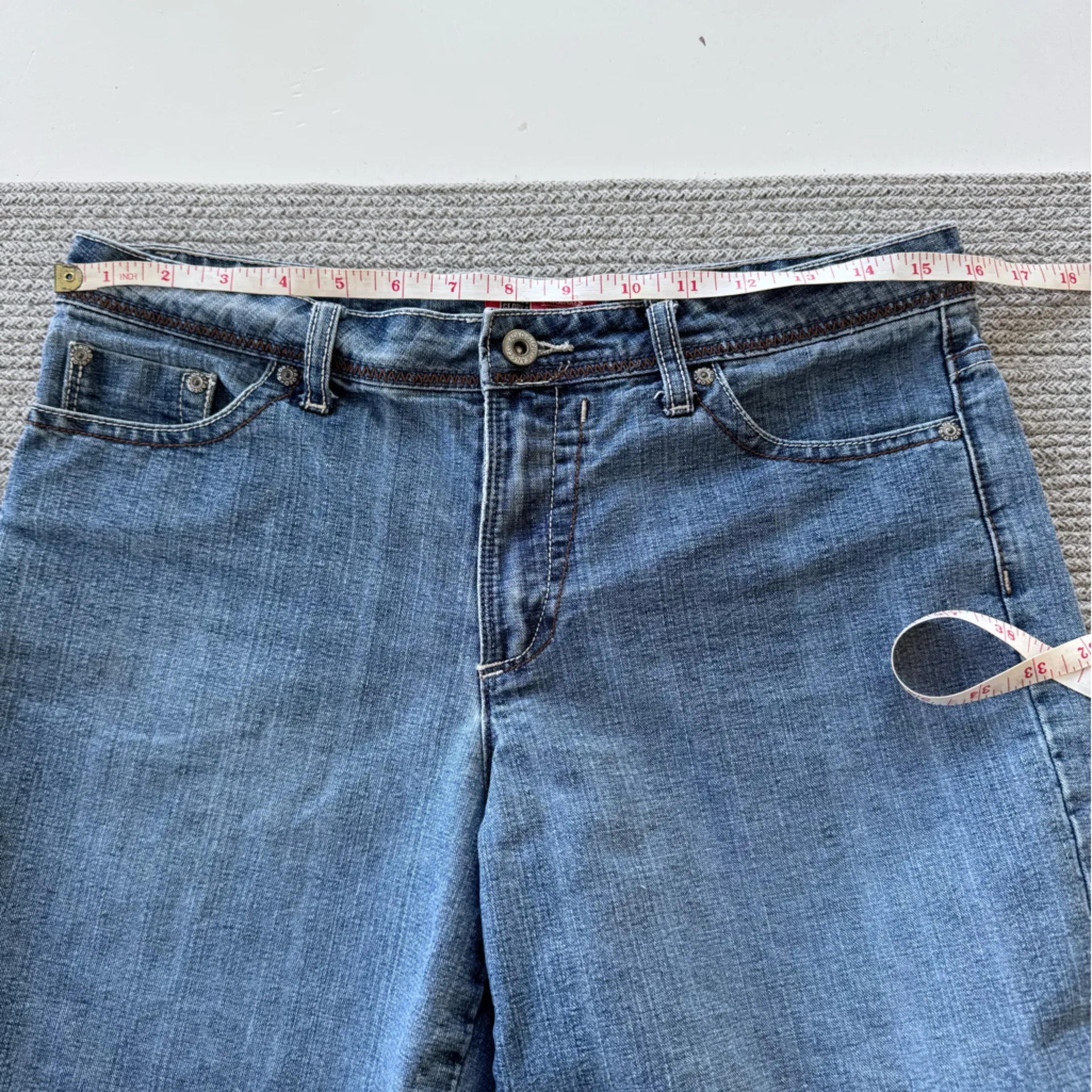 Vintage Y2K 90s Faded Glory Low Rise Jean Shorts Size 8 Blue - Image 4