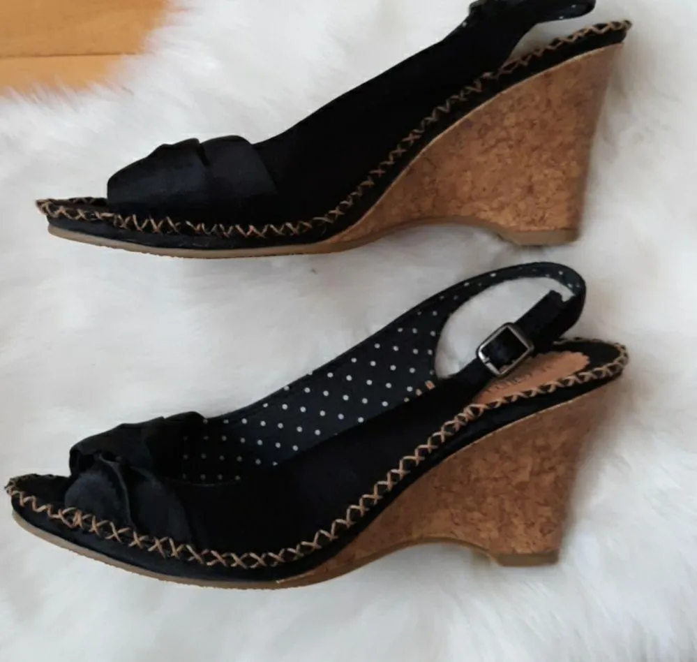 Seychelles Wedge Sandals Black - Image 2