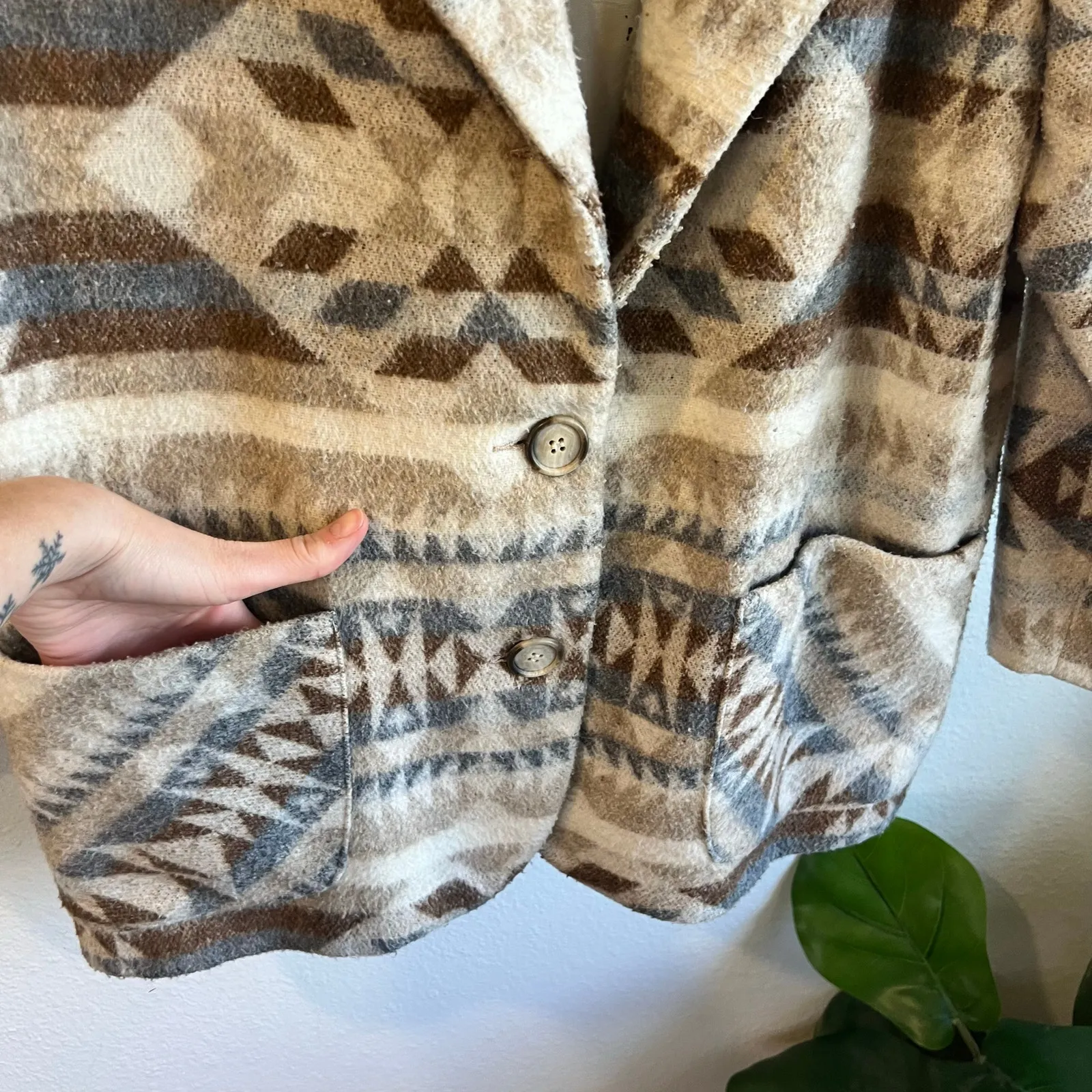 Italian Wool Blend Made USA Single Button Southwestern Blazer Jacket Size Medium Tan - Image 3