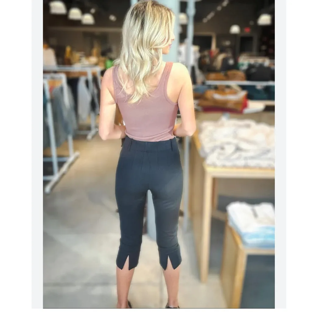 NEW Free People Bette Super Slim Capris Black Size 12 - Image 4