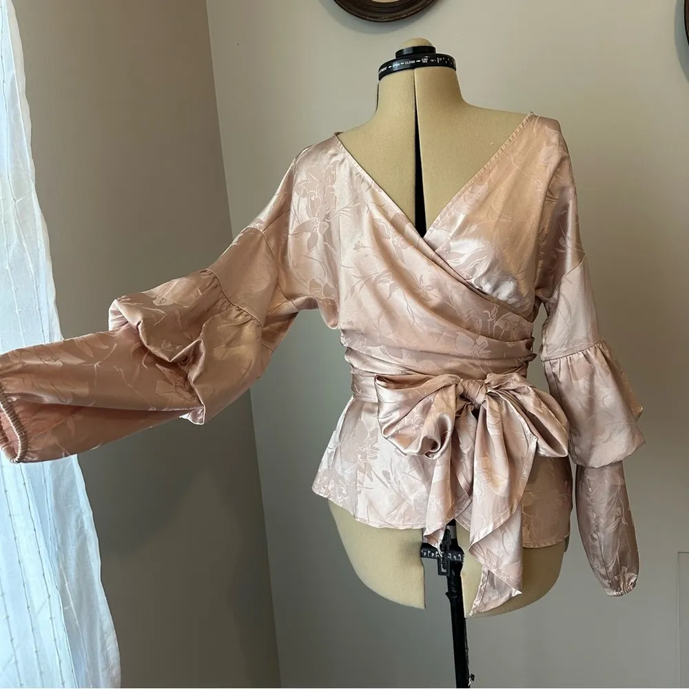 Pink jacquard satin wrap blouse - Wayf - Image 2