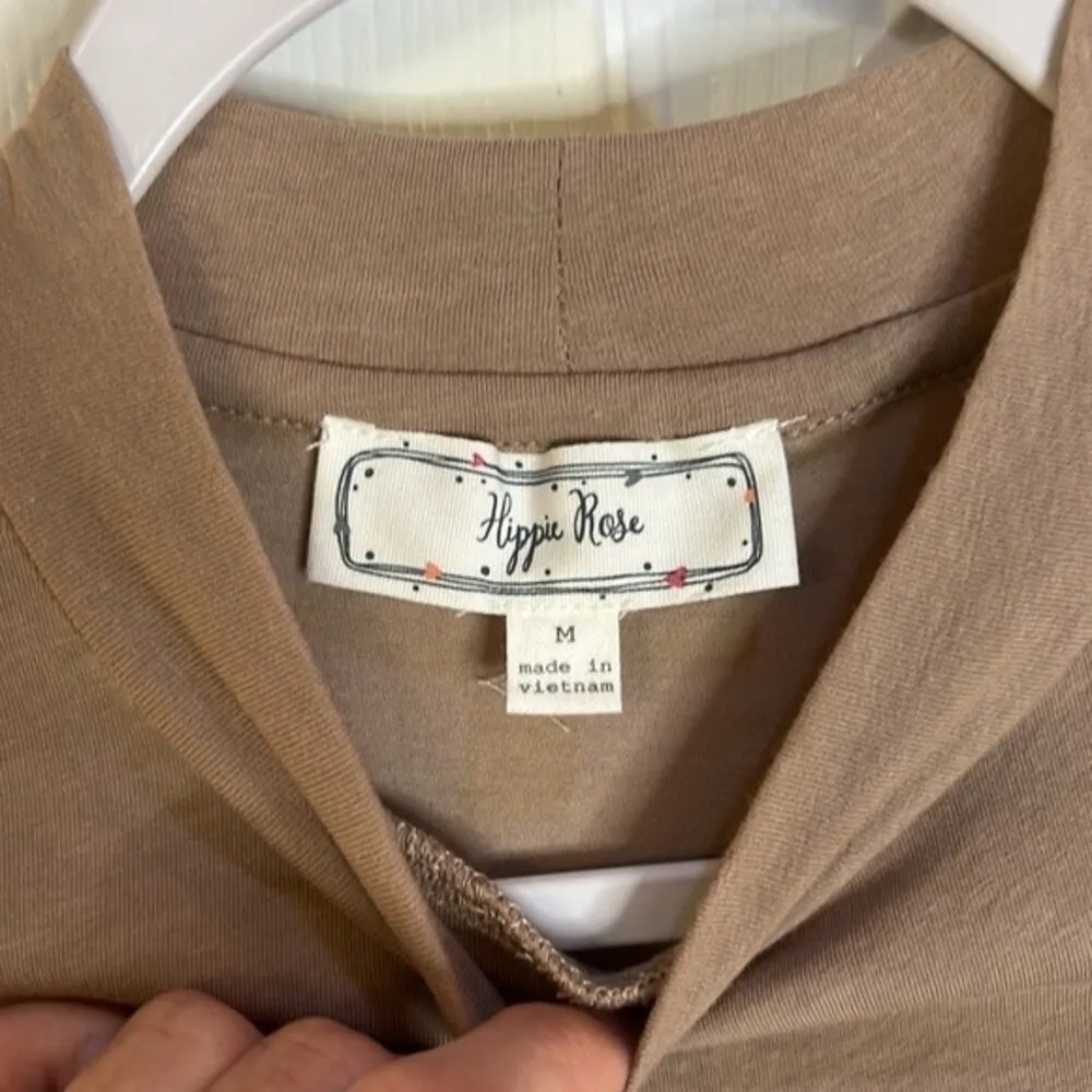 Hippie Rose Beige Juniors' Fitted Croptop Size Medium - Image 3