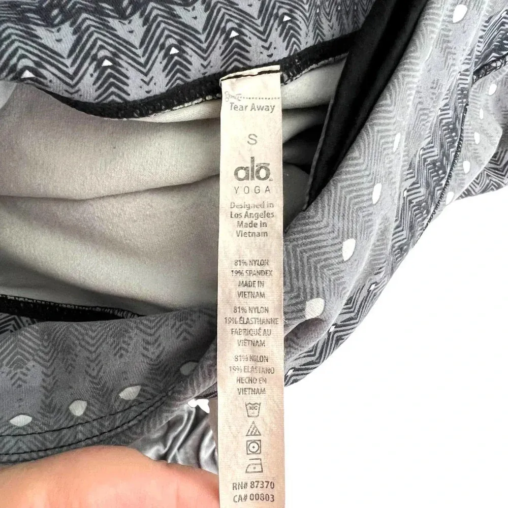 Alo Yoga Cropped Leggings Fair Isle Geometric‎ Print Stretch Gray Size Small - Image 9