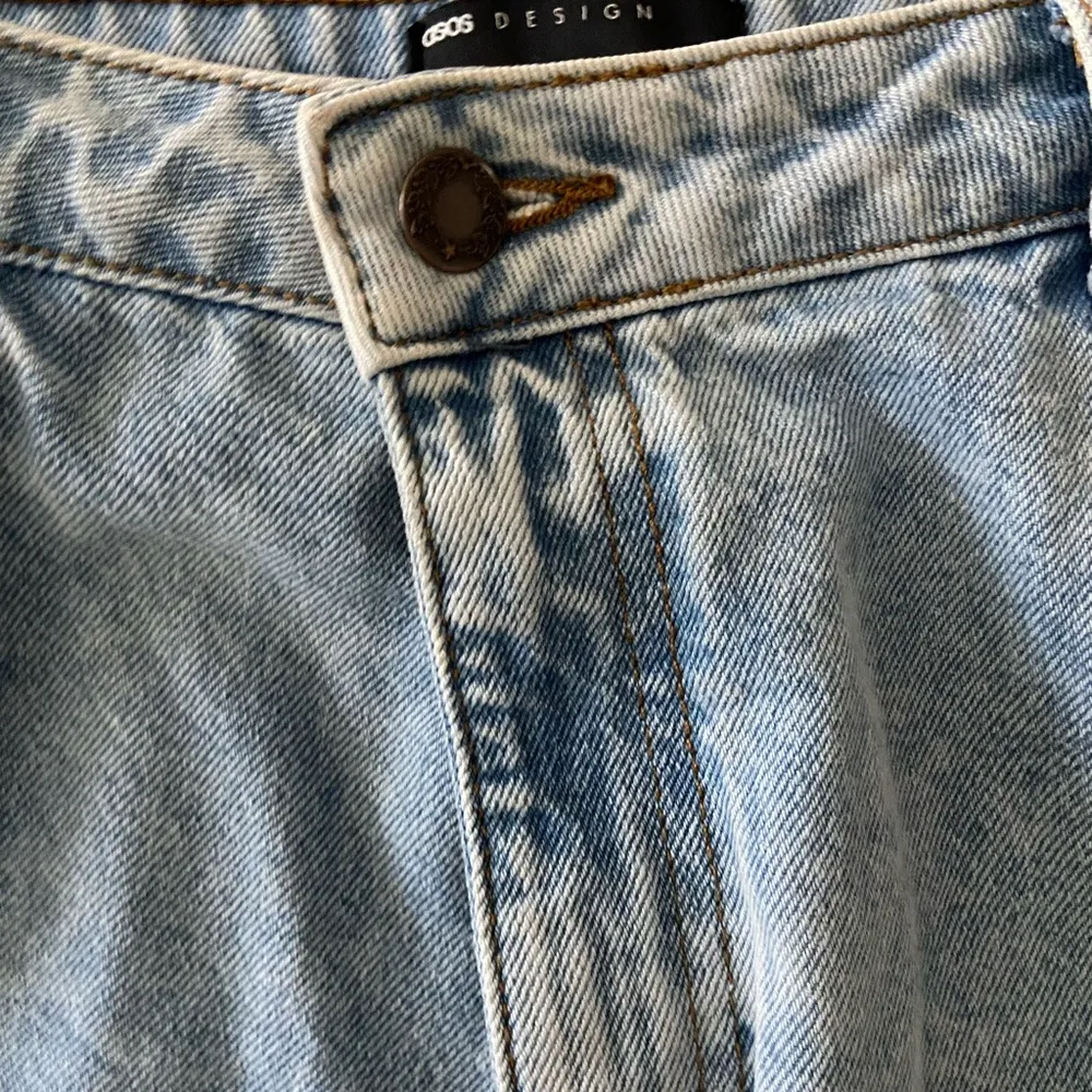 ASOS size 34 distressed Boyfriend Jeans with Classic Denim Look $55 Blue - Image 2