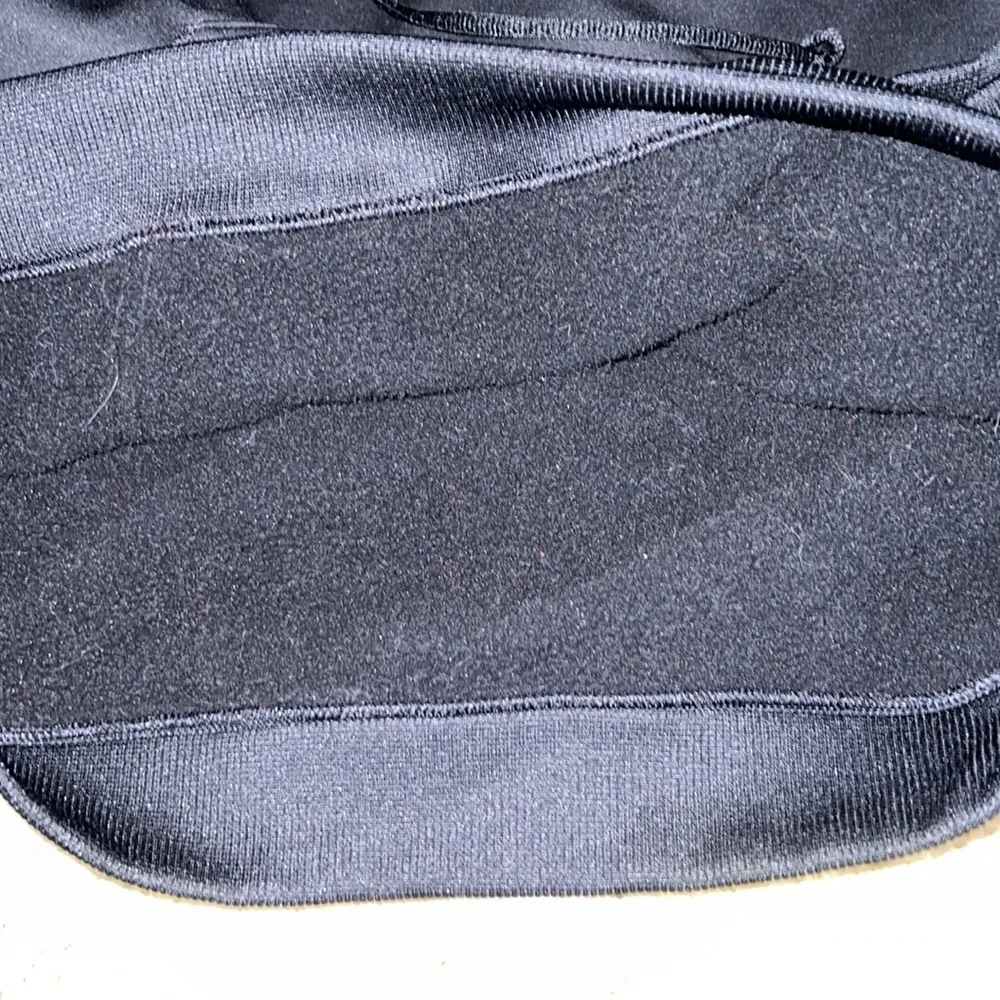 BLACK women under armour sweatshirt - Image 3