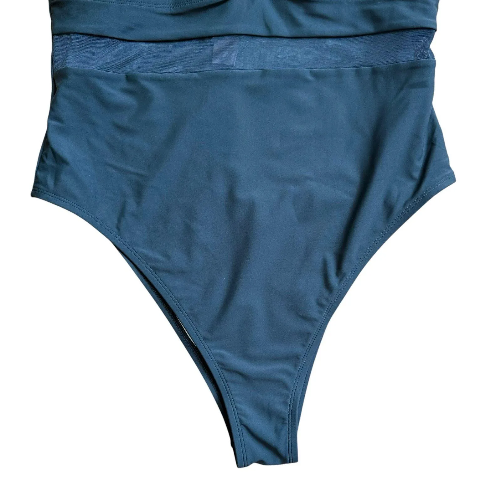 NWT Cupshe Hunter Green Swimsuit 1X Vneck Mesh Tummy Control Sexy Plunge - Image 3