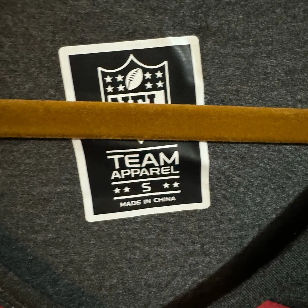 San Francisco 49ers Graphic Logo V Neck Gray - Image 4