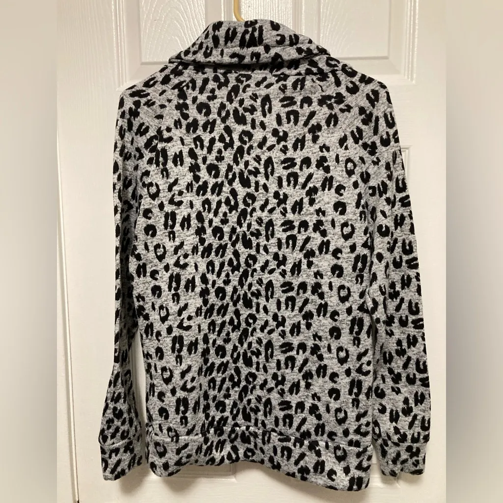 Derek Heart Gray Leopard Animal Print Funnel Neck Long Sleeve Hoodie - Image 7