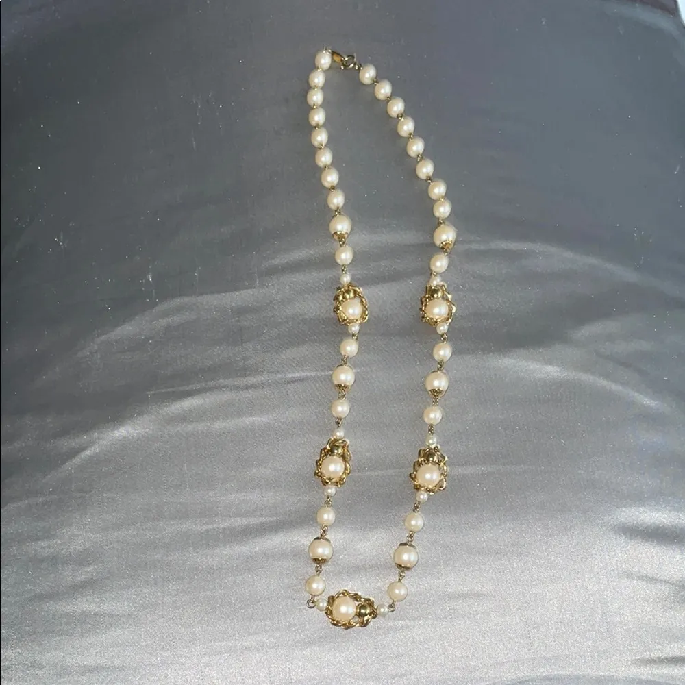 Trifari 80's 90's Faux Pearl Shiny Goldtone Chain Necklace Gold - Image 2