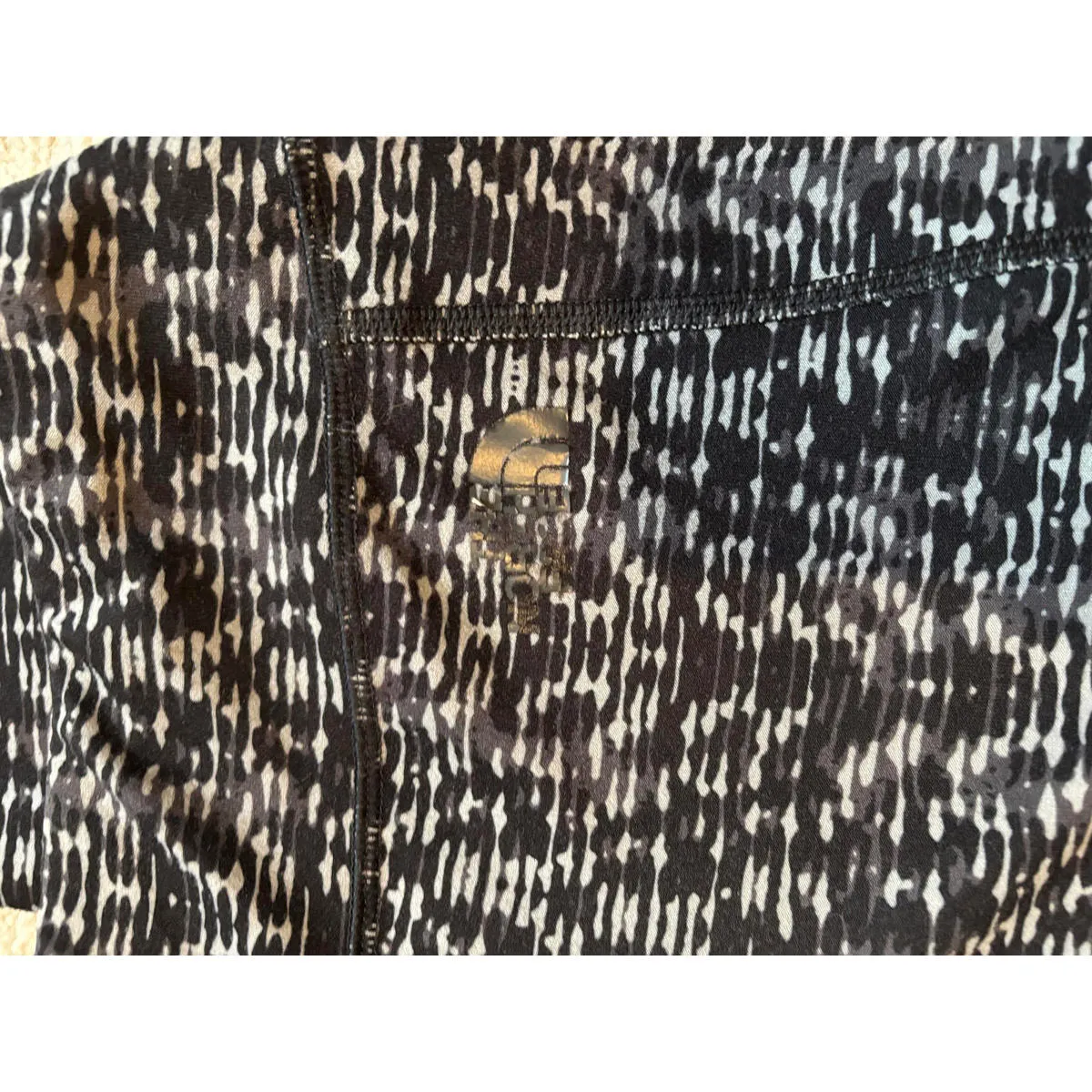 The North Face Black and White Patterned Women's Leggings - Image 4