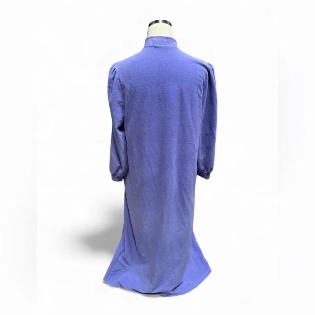 Vtg Vanity Fair Nightgown Housecoat Embroidered 70s Grannycore Cottagecore USA - Image 6