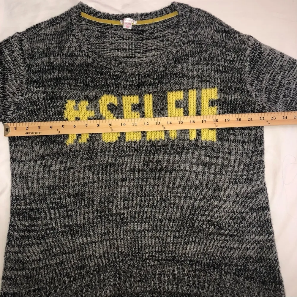 #Selfie Graphic Sweater Size XXL Gray Yellow Long Sleeve Cozy Soft Scoop Neck - Image 3